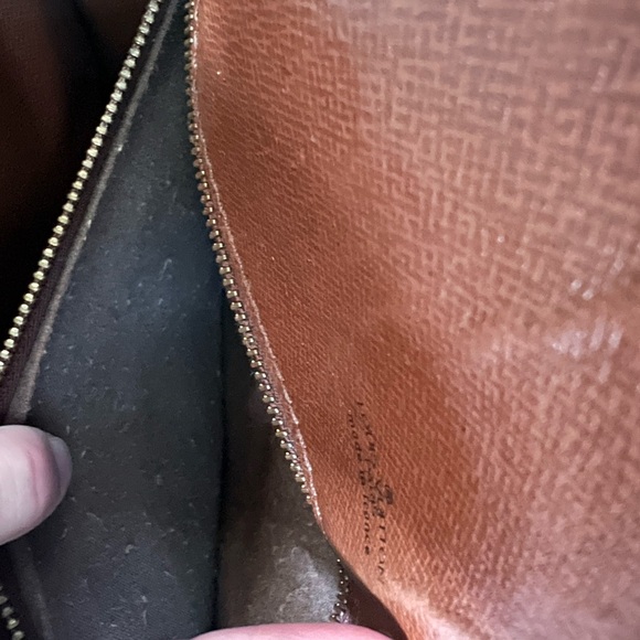 SOLD Louis Vuitton Vintage Saint Cloud Shoulder and Crossbody Style Purse - Picture 10 of 11